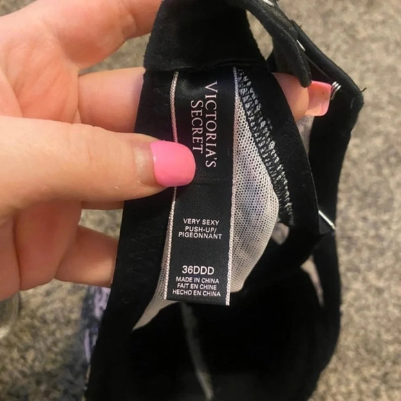 Victoria’s Secret Bling Rhinestone Lace Black & Pink Push-Up Bra - Picture 6 of 6